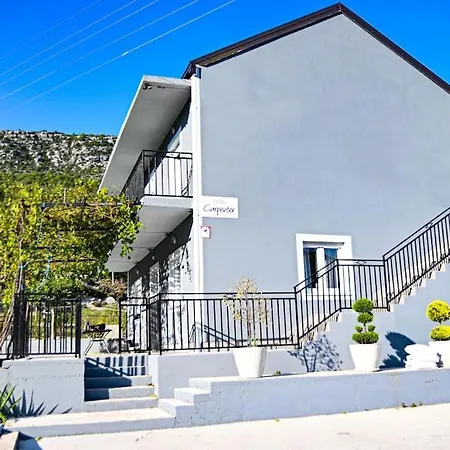 Carpenter ヴィラ *